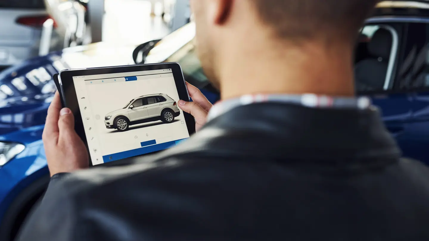 Export Händler bewertet Fahrzeug